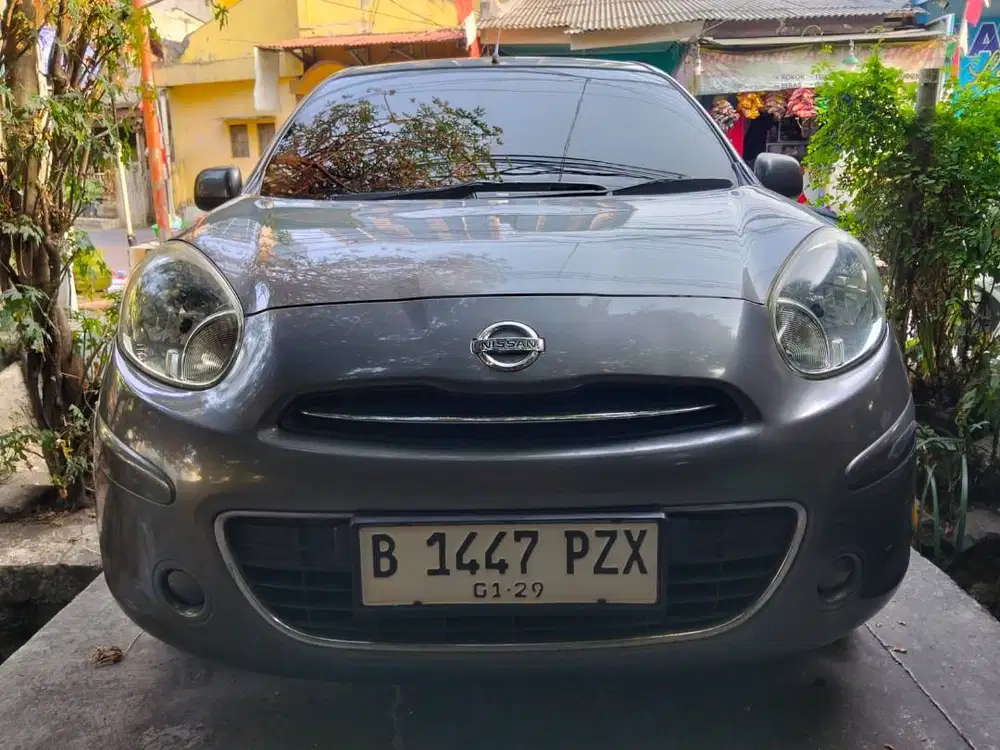 Nissan March XS AT Warna Abu abu / Greystone 2014