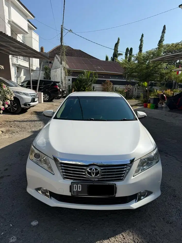 Toyota camry V 2.5 matic thn 2013