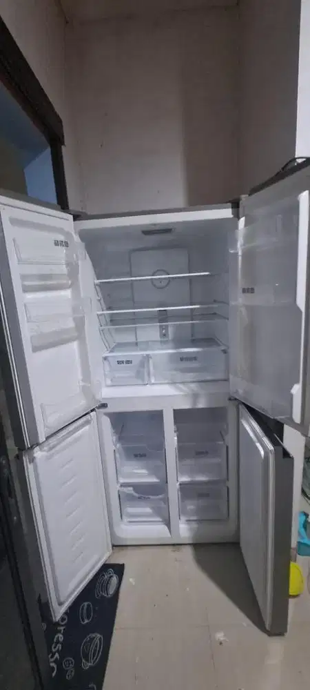 KULKAS 4 pintu jual cepat