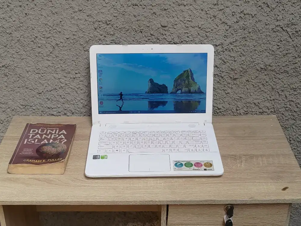 ASUS X441U Core i3 Gen 6 RAM 8GB SSD 256GB NVIDIA GT920 - 2,35 Juta
