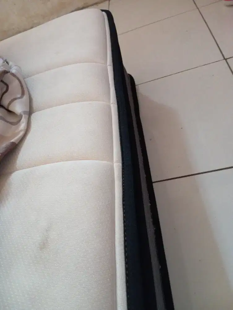KASUR ZINUZ 180 × 200 (Bekas)