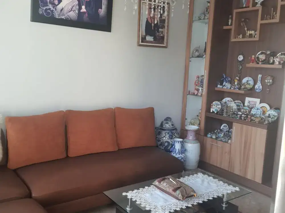 Dijual Rumah dengan Kolam Renang Nyaman Siap Huni Lokasi di Margahayu Permai Bandung