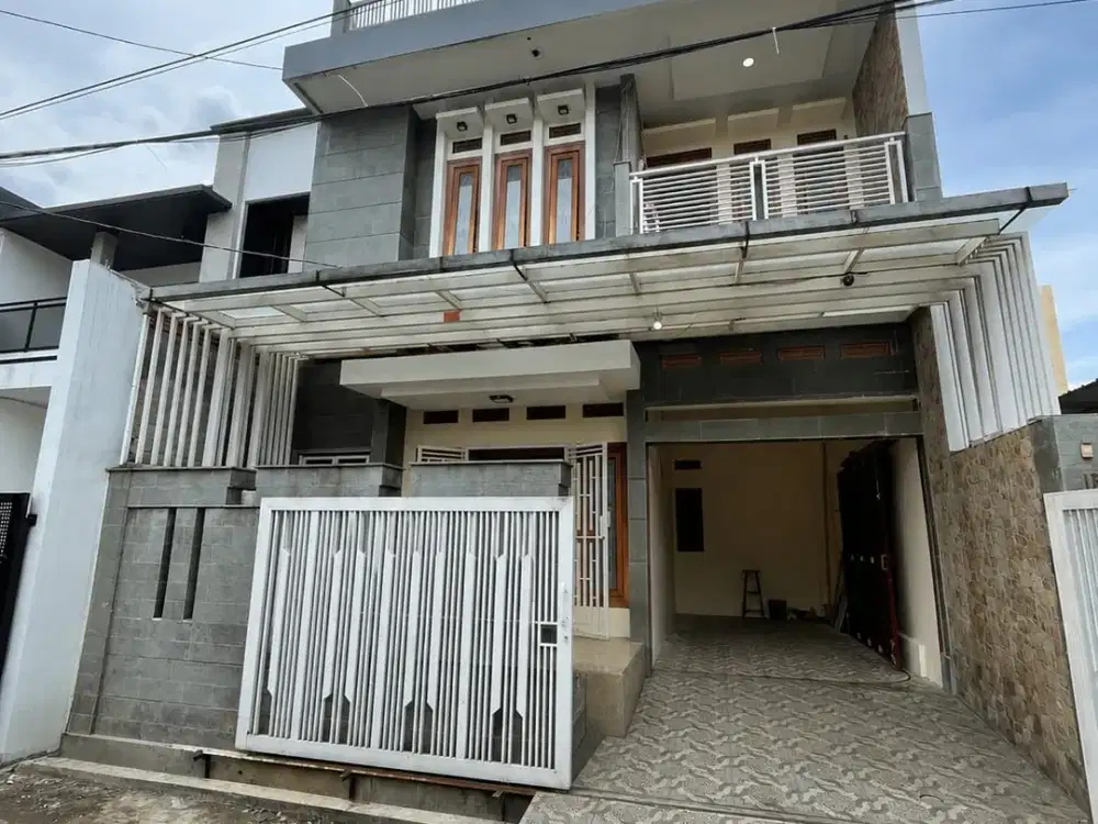 Dijual Rumah 2 Lantai Semi Furnished Siap Huni Lokasi Strategis di Antapani Kidul Bandung