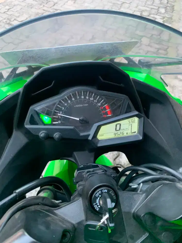 Dijual !!
Kawasaki Ninja 250 FI (Full Peper)
NIK 2015 
Pemakaian 2016