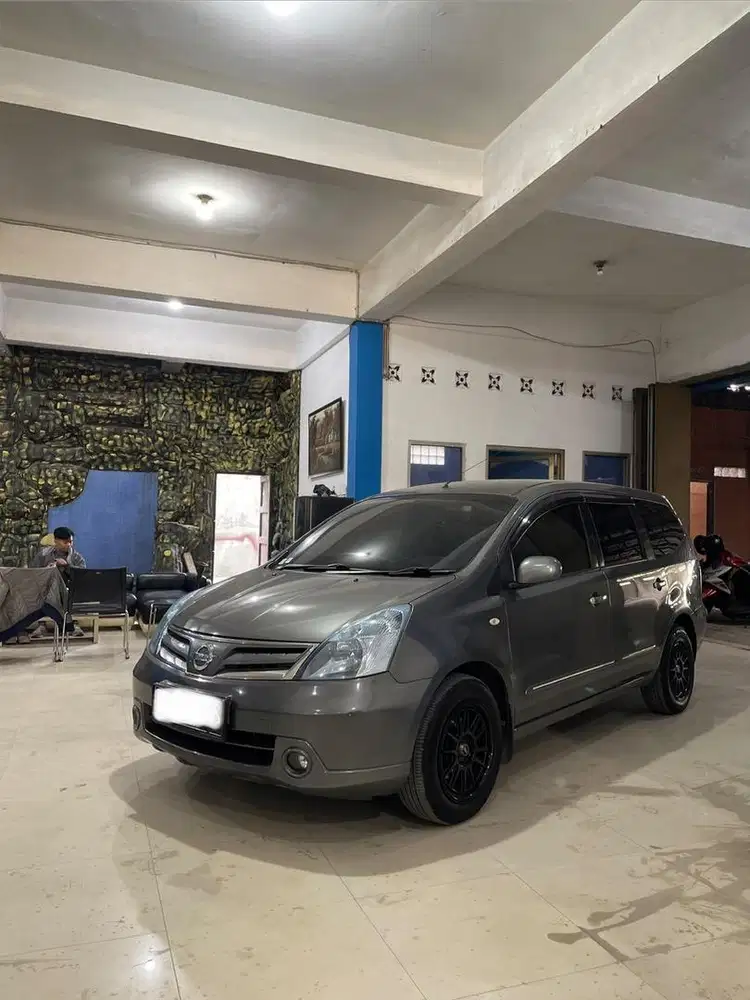 Nissan Grand livina xv 1.5 matic 2011