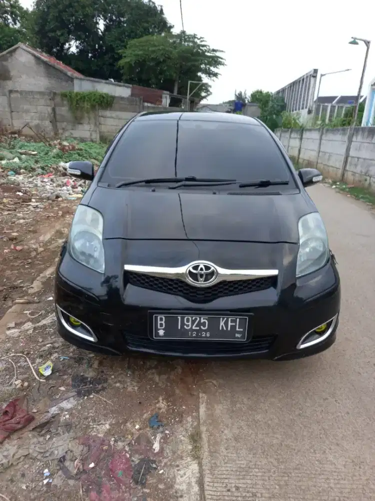 Toyota yaris e metik