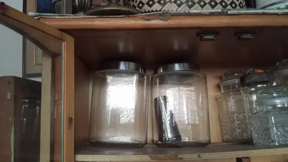 Toples transparan kaca tebal