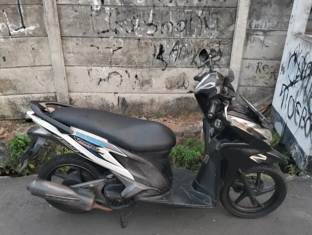 HONDA VARIO 125 2012 MOTOR BISA TUKER-TAMBAH GAN