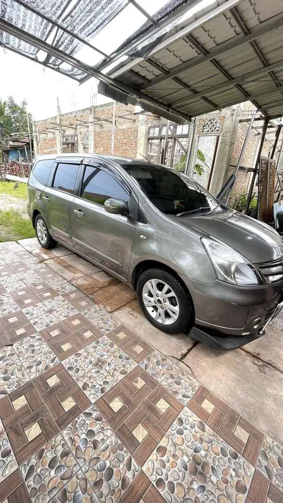 Nissan Grand livina 2012 Bensin