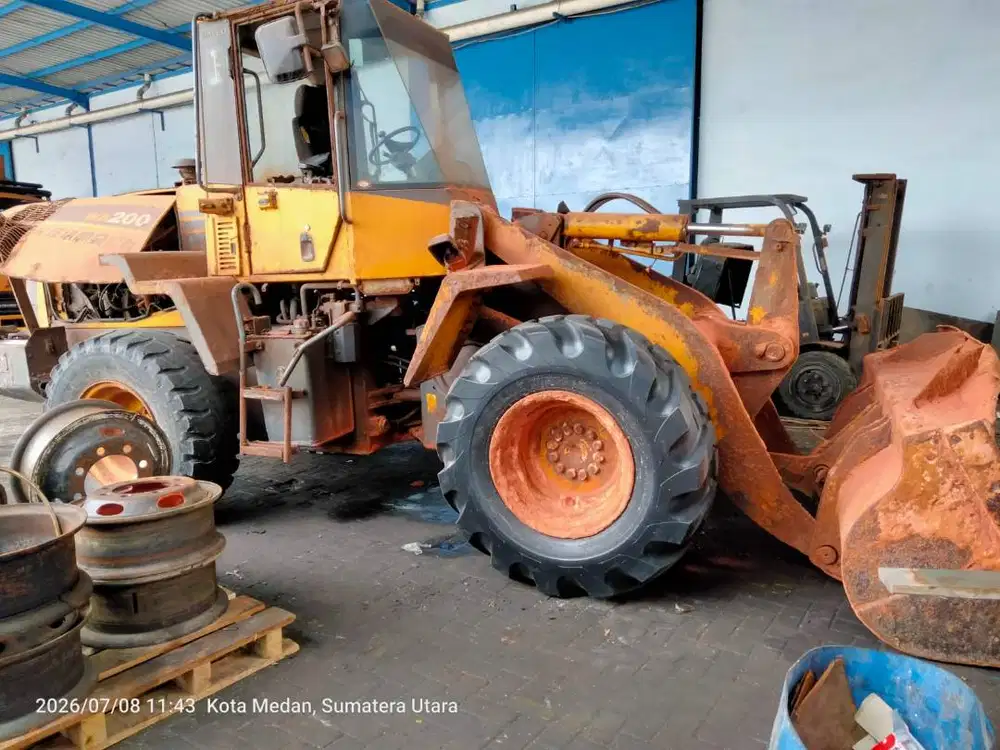 WHEEL LOADER KOMATSU WA200-5