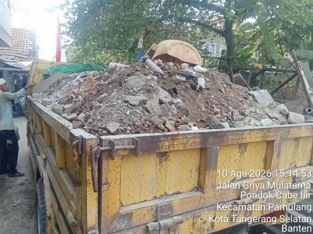 Jasa buang puing dan urugan