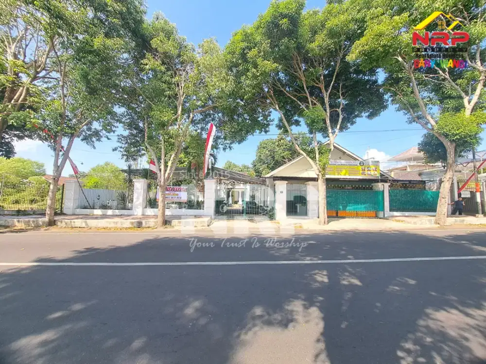 Dijual Tanah Bonus Bangunan dan Ruang Usaha di Banyuwangi Kota.