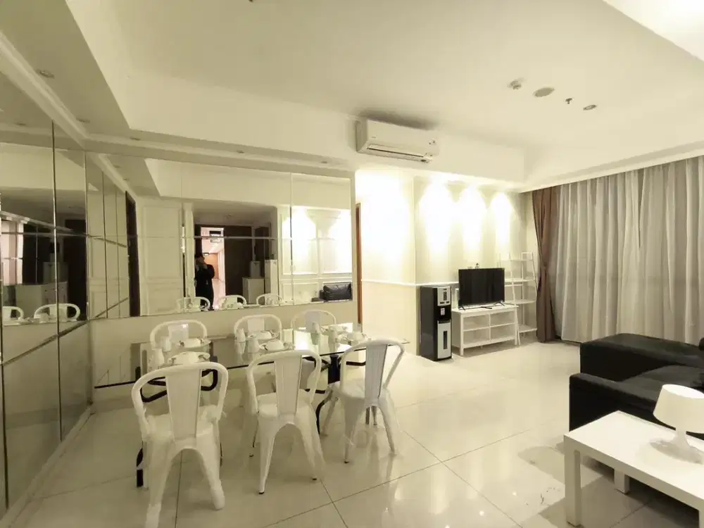 Disewakan Apartemen Taman Anggrek Residence Condo 3+1 Bedrooms 135 Sqm Full Furnished di Tanjung Duren Jakarta Bara3