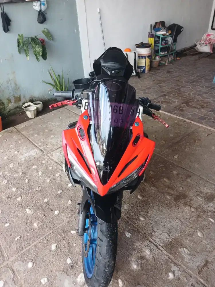 Honda CBR150R 2018