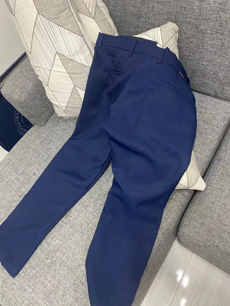 Celana bahan pria slimfit