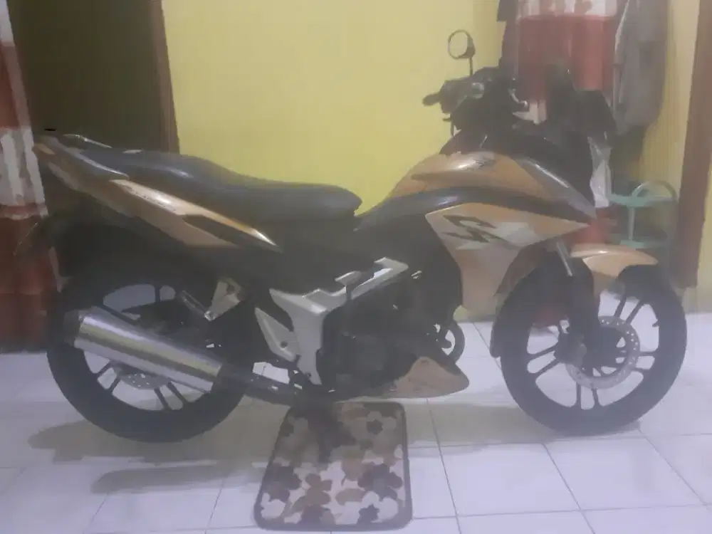 Honda CS1 2008 Warna Orange Muda