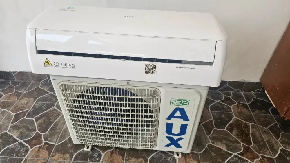 AC bekas 1 PK AUX