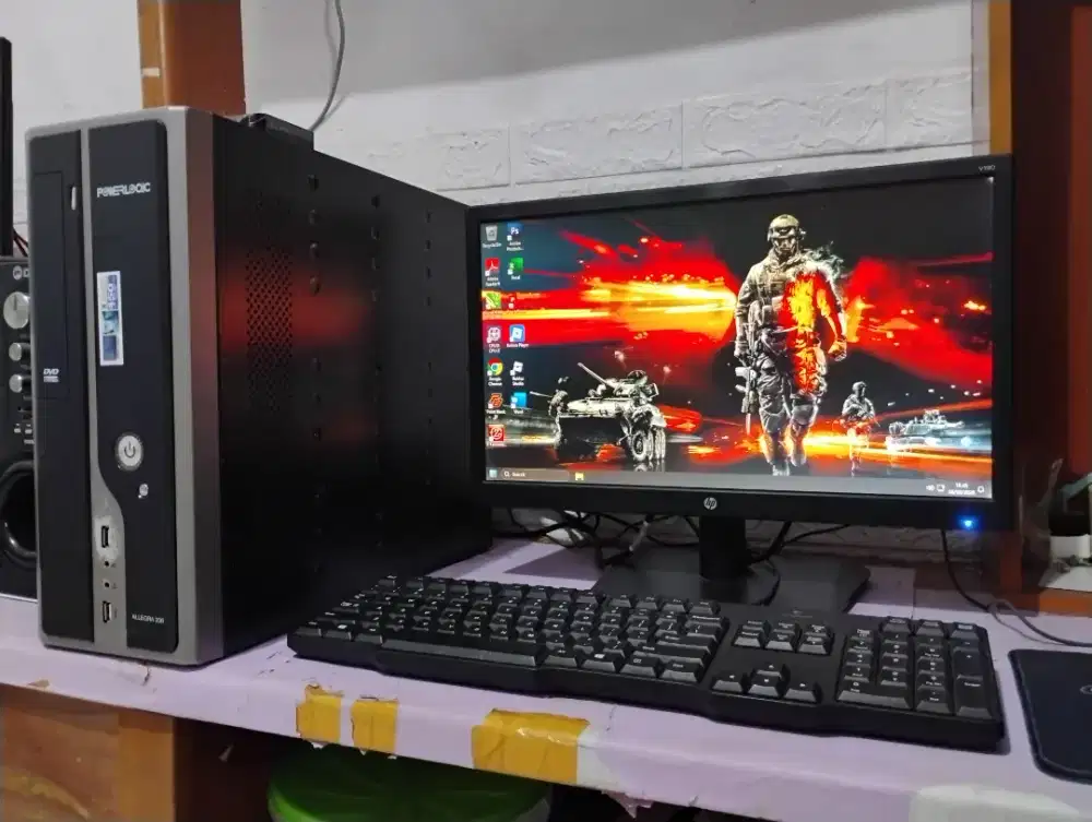 Pc gaming roblox / intel gen4 + ssd + ram 8gb + monitor 19inch