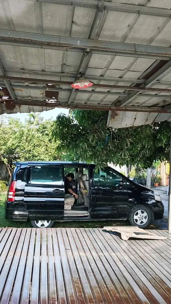 Nissan Serena 2004 Bensin