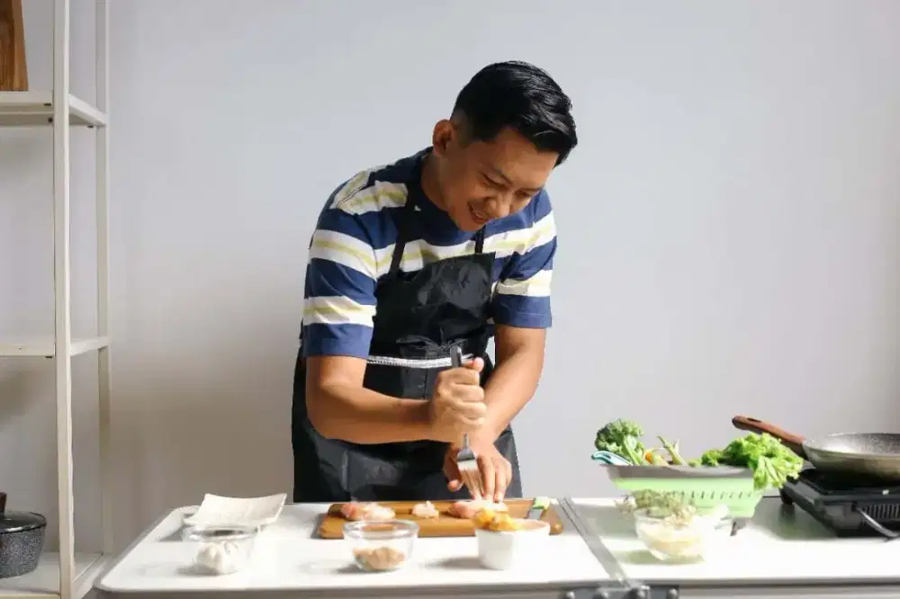 Dibutuhkan (cook helper) asisten memasak