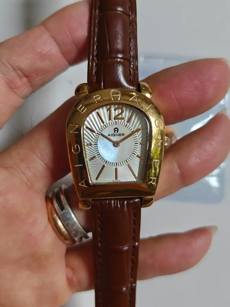 Aigner wanita Bergamo original bekas bagus normal semua siap pakai