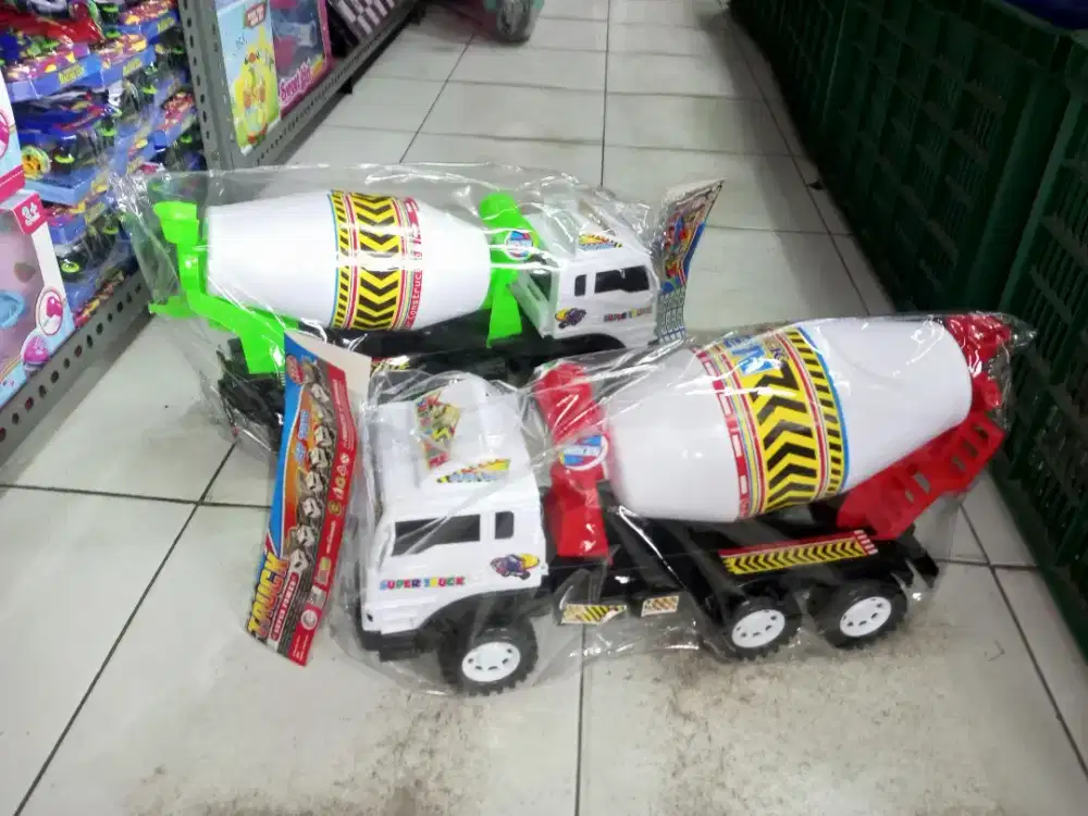 Mainan Anak truk molen