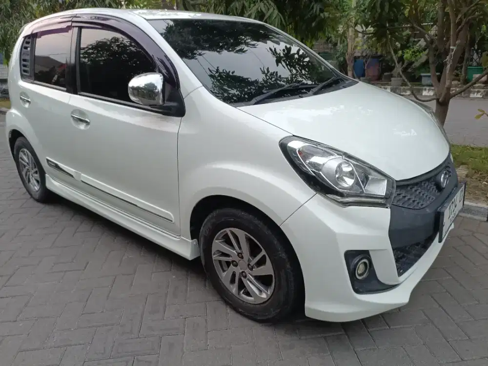 Daihatsu sirion deluxe matic Sangat terawat