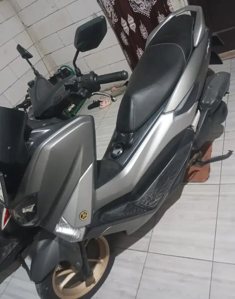 MOTOR NMAX TAHUN 2019 ABU ABU