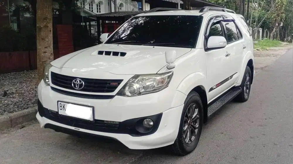 Toyota Fortuner VNT TRD 2014 Automatic Putih