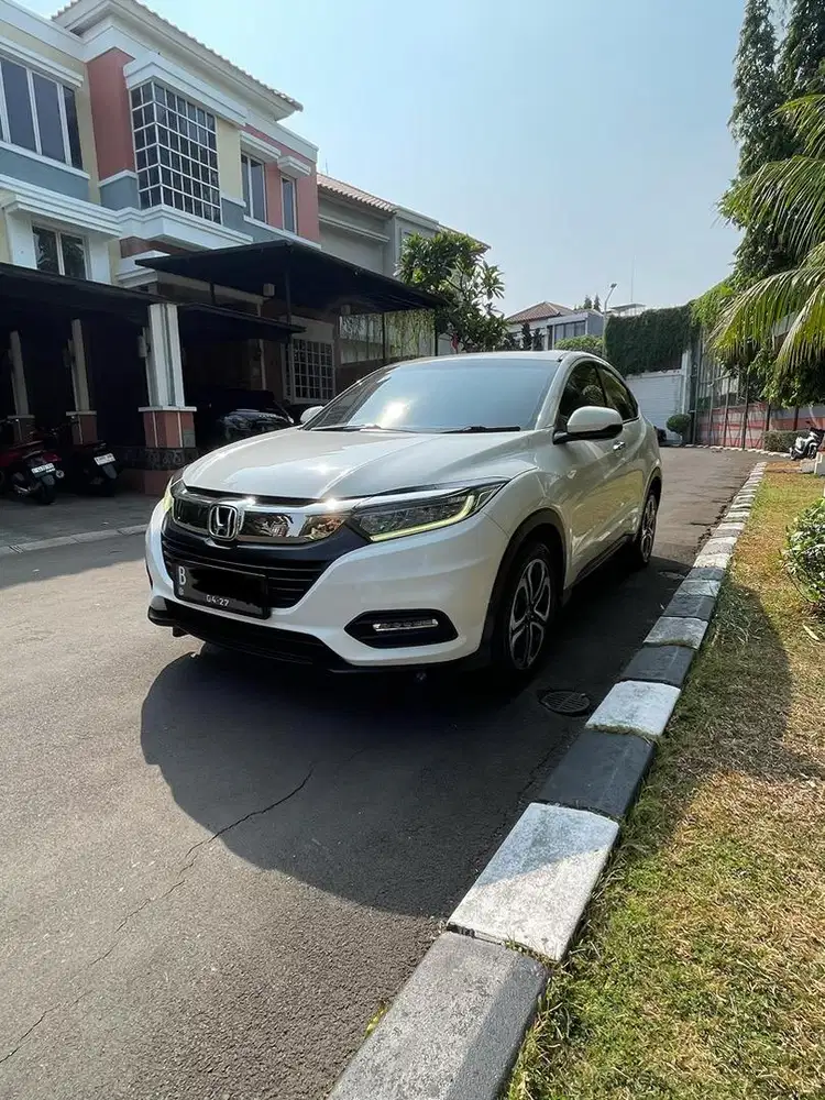 HONDA HRV SE 1.5 2022 BLN 4 PANJANG TGN 1 PUTIH LOW KM