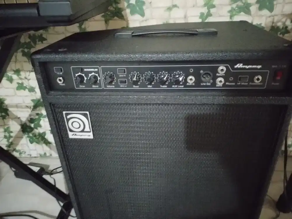 ampli bass ampeg BA 115