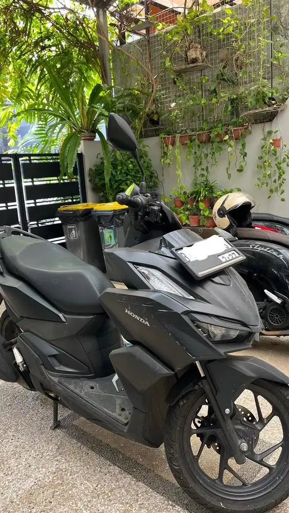 Vario 160CC Hitam 2022