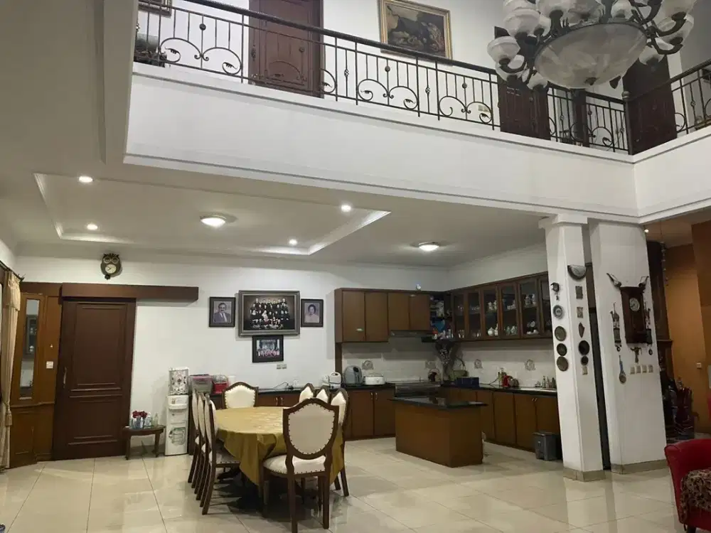 Rumah murah 2 lantai SHM Mewah Strategis di Batununggal elok, Bandung