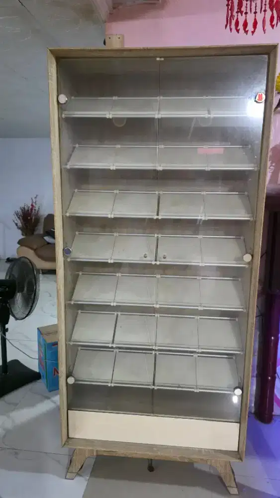 Lemari sepatu (2 pintu)