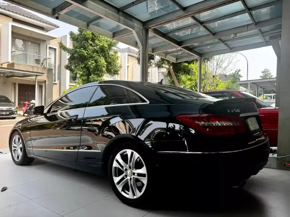Mercedes Benz E250 Coupe Black Perfect Mulus Avantgarde Siap Pakai