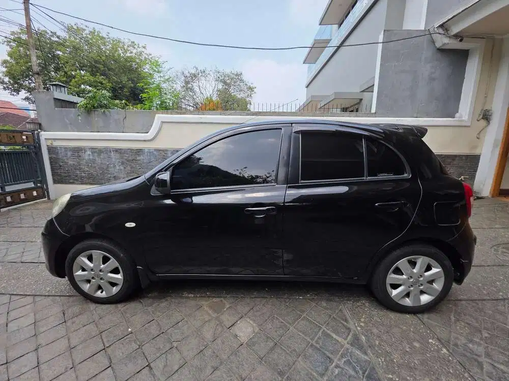 Nissan March 2012 Bensin