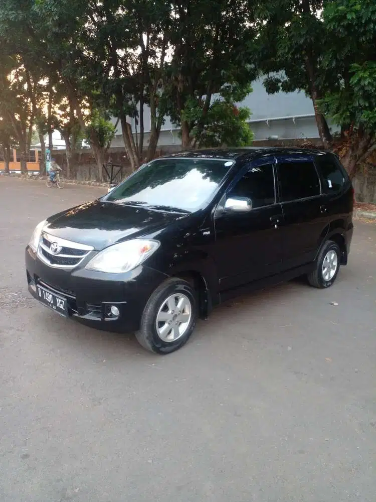 Avanza g matic km low 2010