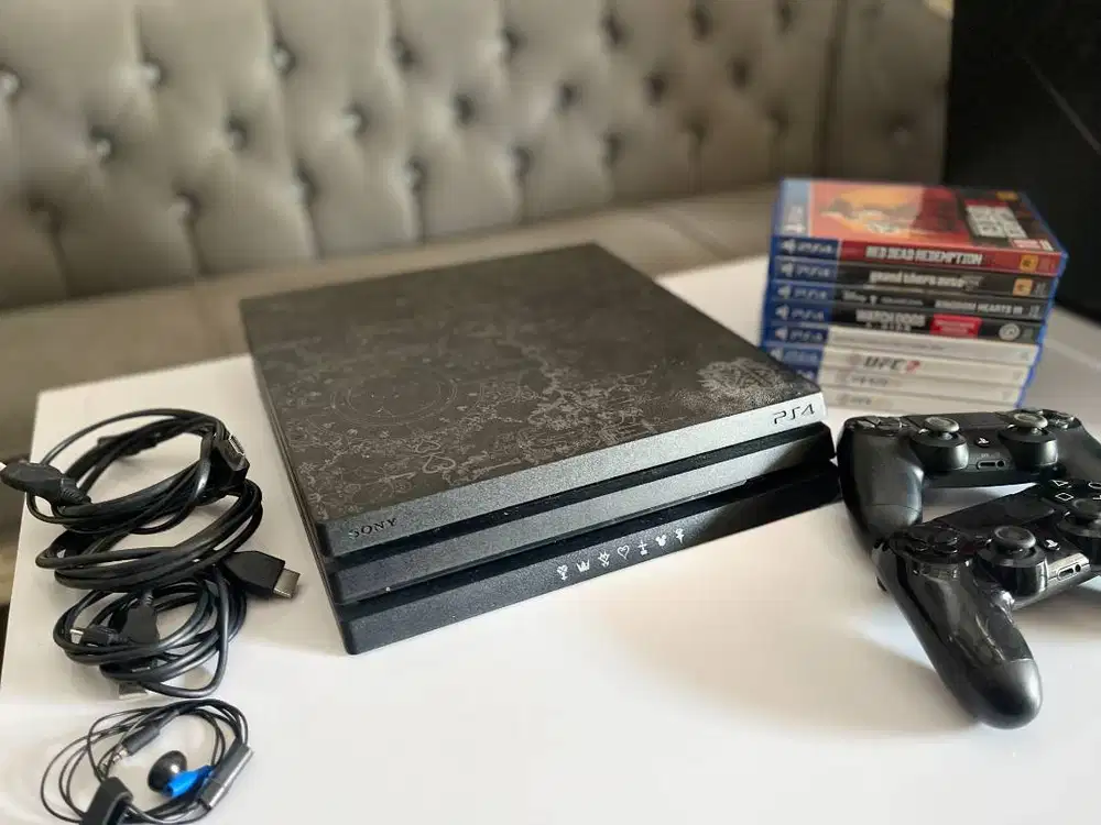 PS4 Pro 1TB Kingdom Hearts III Limited Edition - Mulus + 8 Game Origin