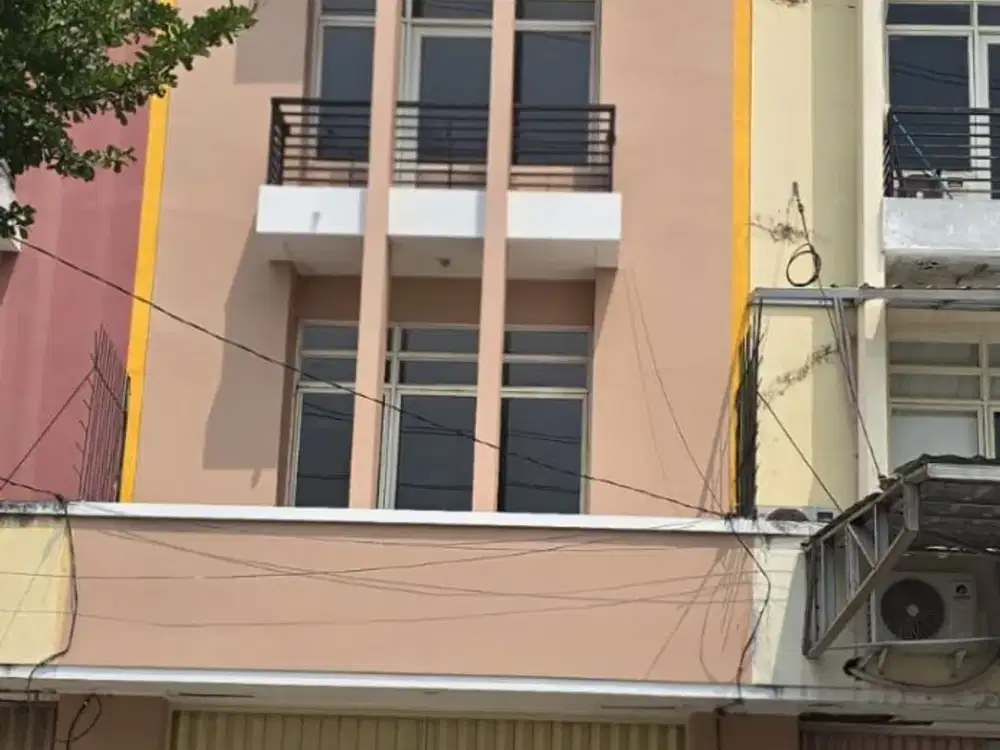 DISEWAKAN! Ruko Cantik 2.5 Lantai di Symphoni Harapan Indah Bekasi