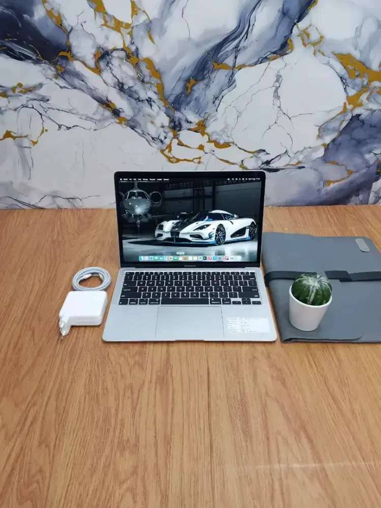 Jual Cepat!! MacBook Air Retina 13 2020 Core i3, RAM 8 GB, SSD 256 GB