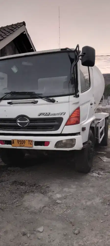 Jual truk mixer hino 260ti