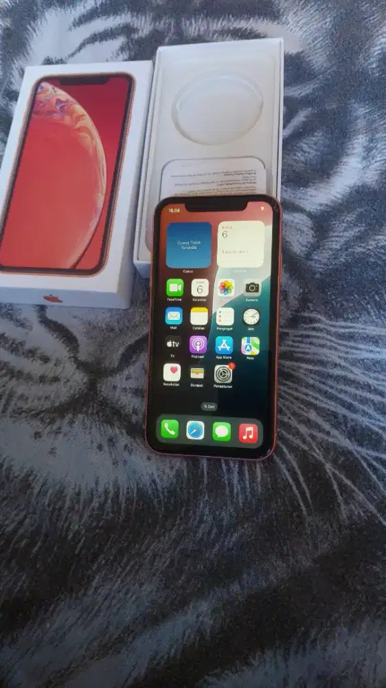 Iphone xr 128gb resmi ibox (bisa tt)