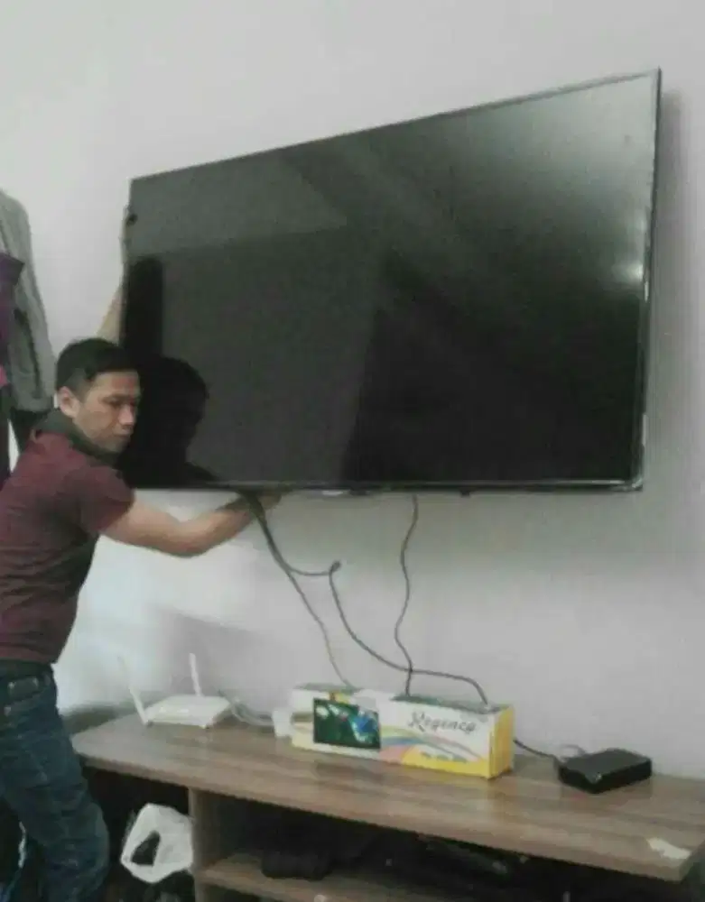 pasang serta jual bracket utk gantungan tv led lcd di tembok kuat aman