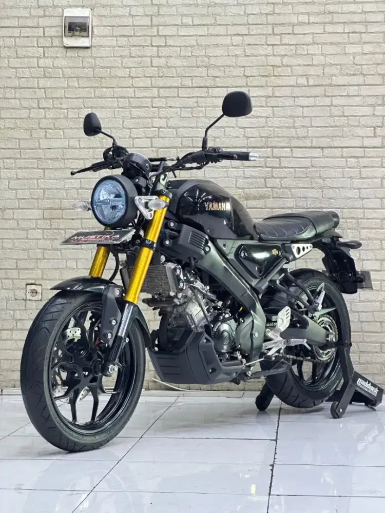 TERFAVORIT‼️ Yamaha XSR 155 2023 Black Gold - Dava Mustika