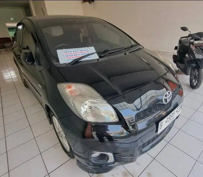 Toyota Yaris S  Ltd AT 2012