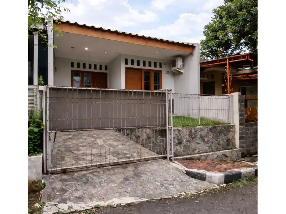Disewa Rumah Tahunan Depan Taman Siaphuni di Sentul City Ssr1079