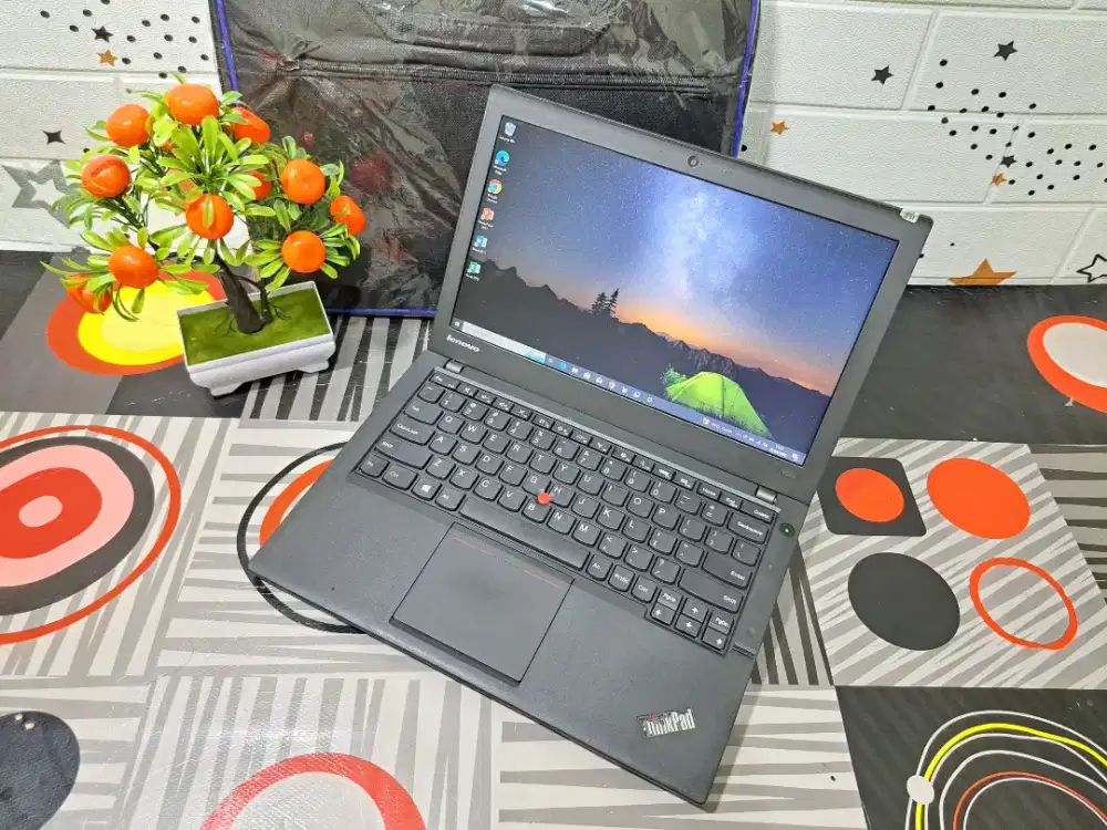 Bu BU core i7 lenovo thinkpad X240 normal semua tinggal pake aja