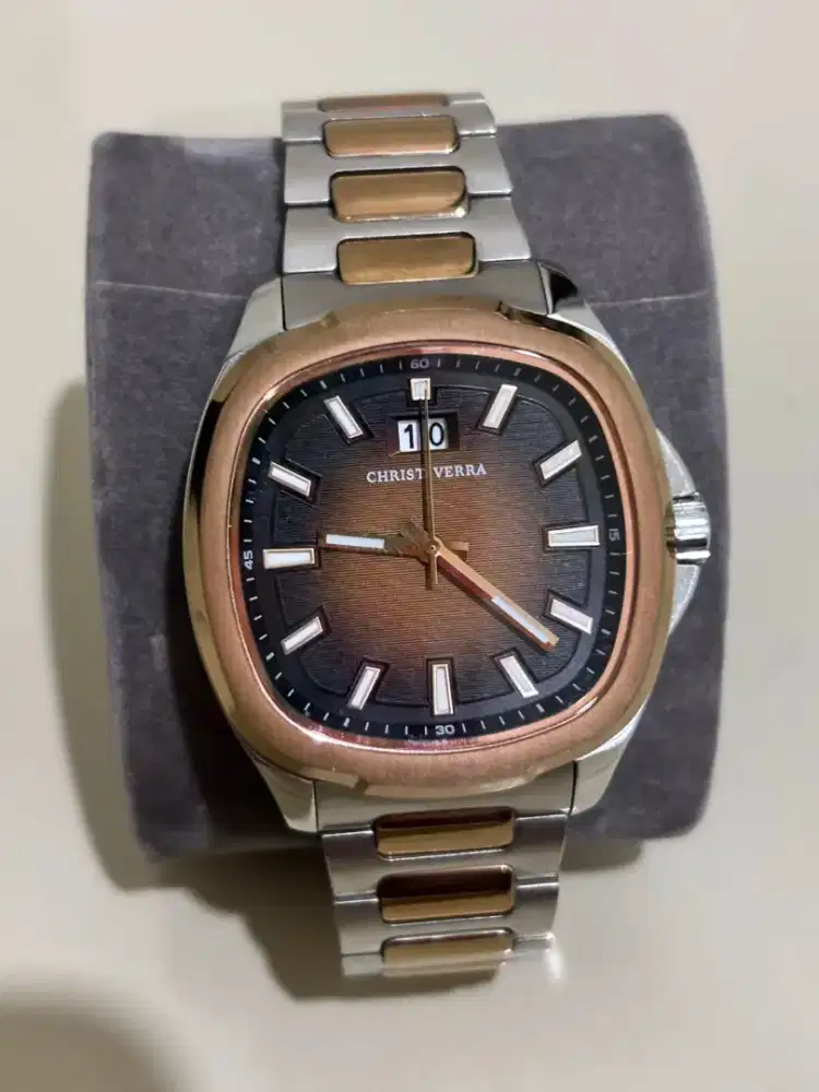 Jam tangan pria Christ Verra