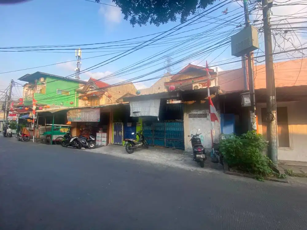 Rumah Strategis + 1 ruko + 1 Pintu Kontrakan utk Investasi