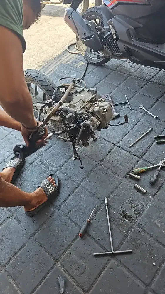Dicari mekanik sepeda motor